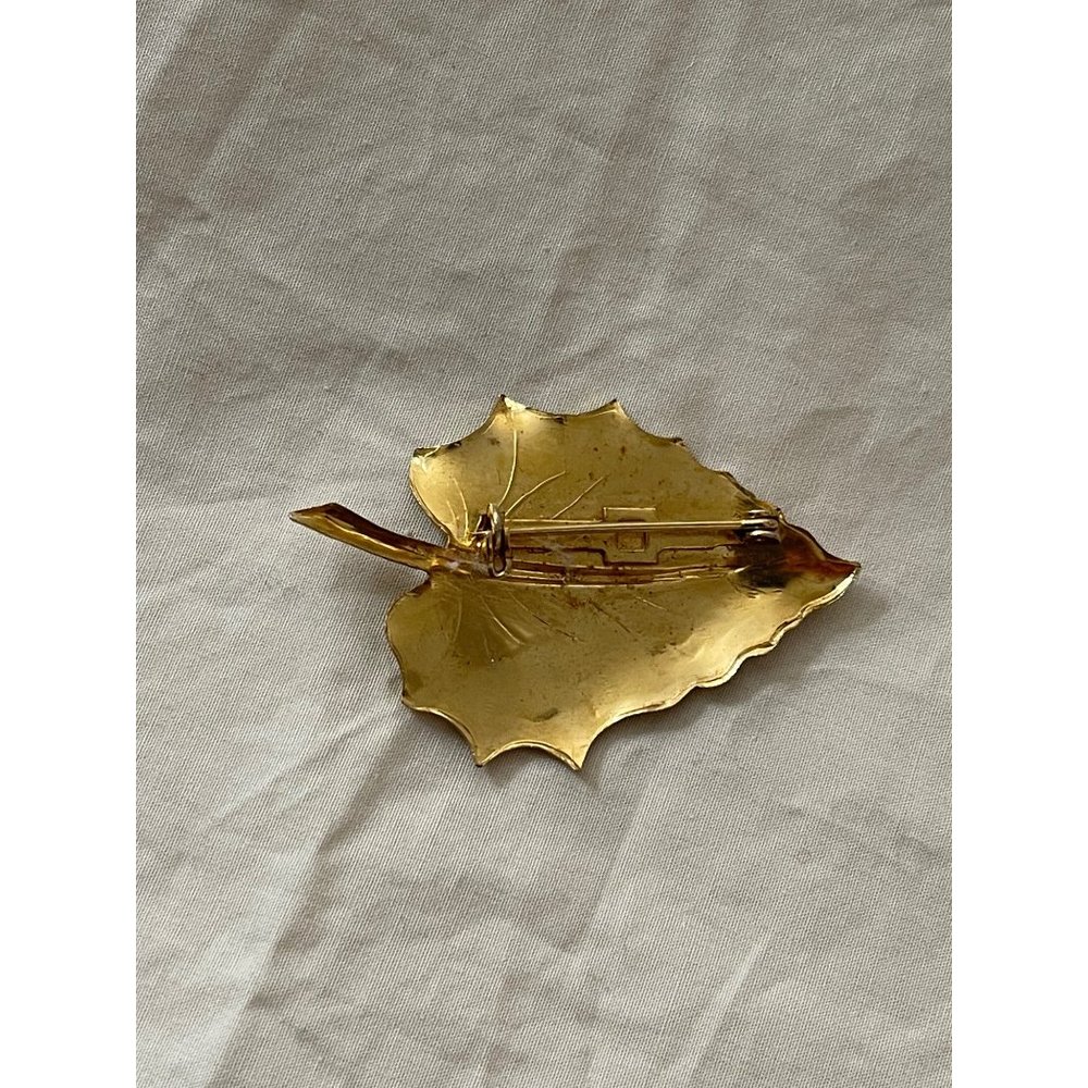 Vintage Gold-tone Lightweight Leaf Brooch - Picture 3 of 12